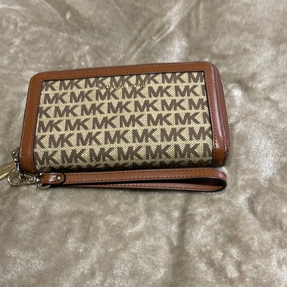 Michael Kors wristlet wallet